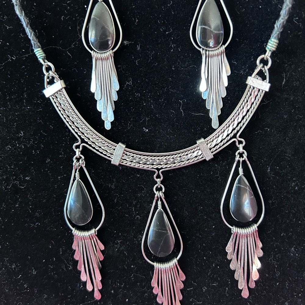 🐝 BLACK ONYX STERLING SILVER DANGLE EARRINGS & NECKLACE